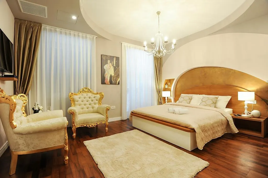 Gasthuis Silver & Gold Luxury 4*